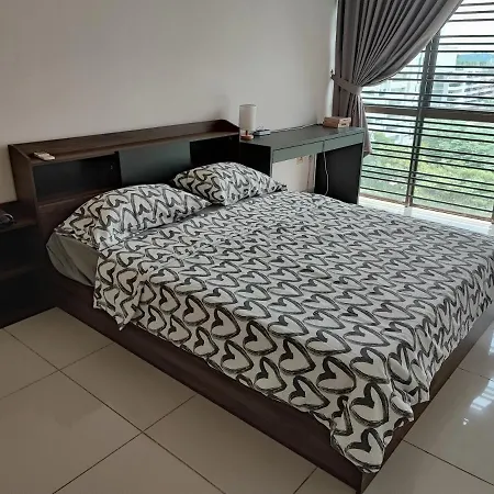 Calm And Peaceful Lake View Mount Austin Apartment Johor Bahru Exterior photo