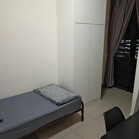 Calm And Peaceful Lake View Mount Austin Apartment Johor Bahru Exterior photo